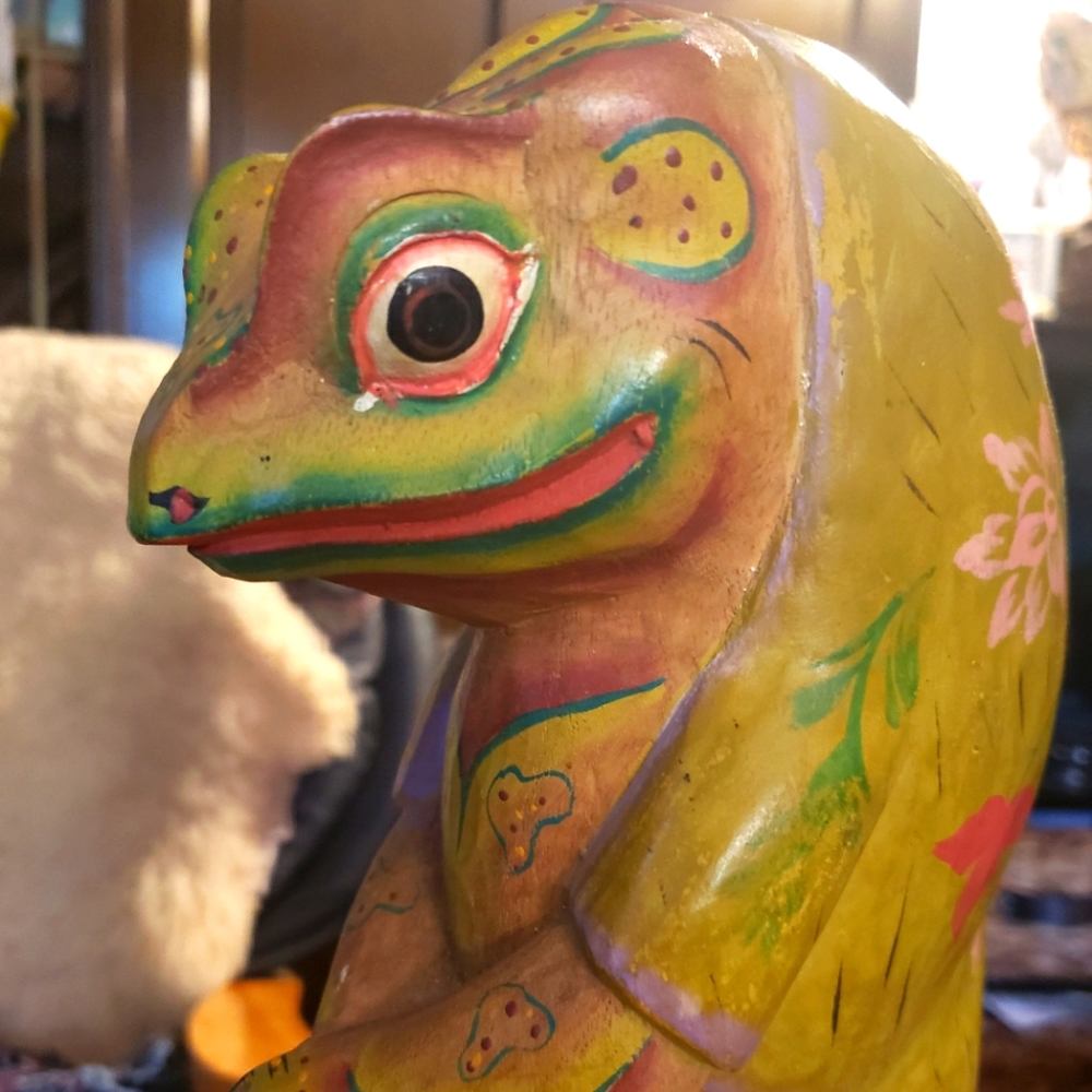 Second hand treasures and outsider art